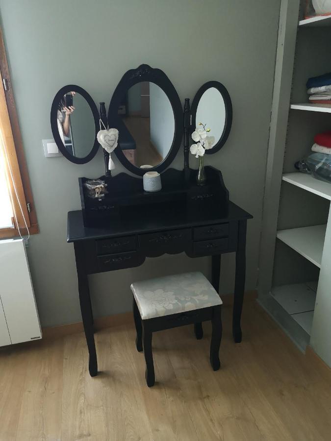 Appartement Meuble Tout Confort Scionzier Bagian luar foto